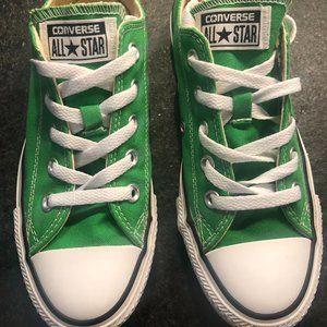 Converse women's low top size 6 green shoes.